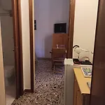 Piazza San Giorgio Konukevi 3*