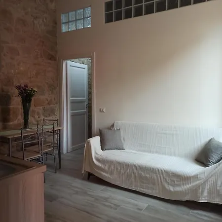 Piazza San Giorgio Гостевой дом Dolianova